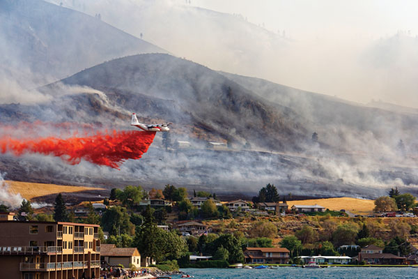 Chapter Lead Airtanker battling Chelan Butte fire