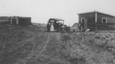 A. K. and Willa Raundal at Homestead 1916